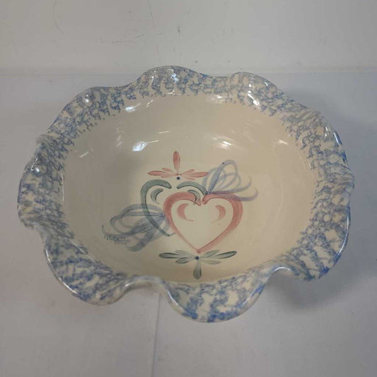 ELLA PROD POTTERY BOWL SCALLOPED EDGE W/ HEARTS