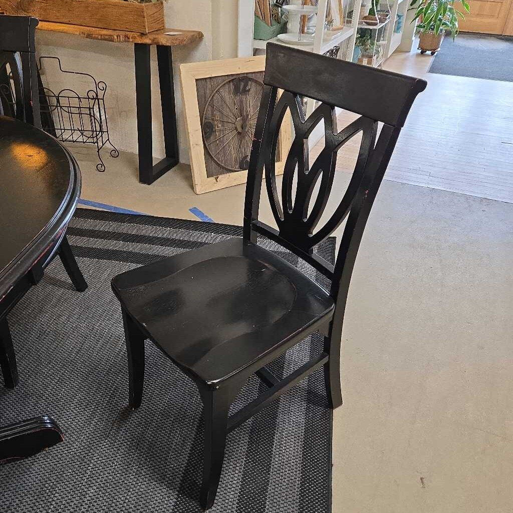 PIER 1 OVAL DINING TABLE W/6 CHAIRS