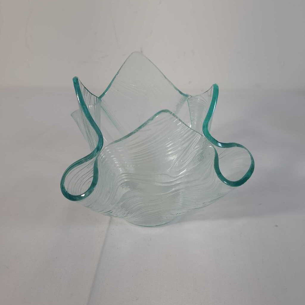 HANDKERCHIEF FOLDED ART GLASS VASE