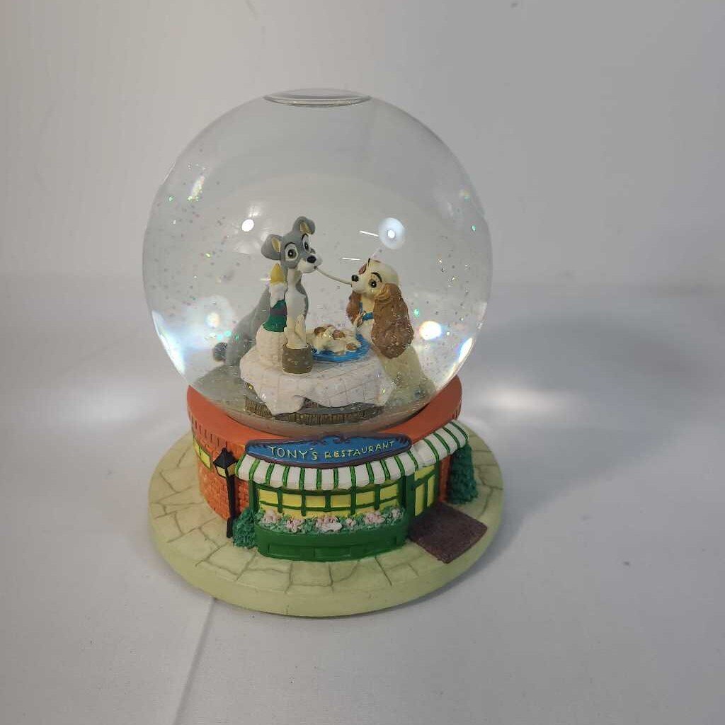 LADY AND THE TRAMP SPEGHETTI DINNER SNOW GLOBE