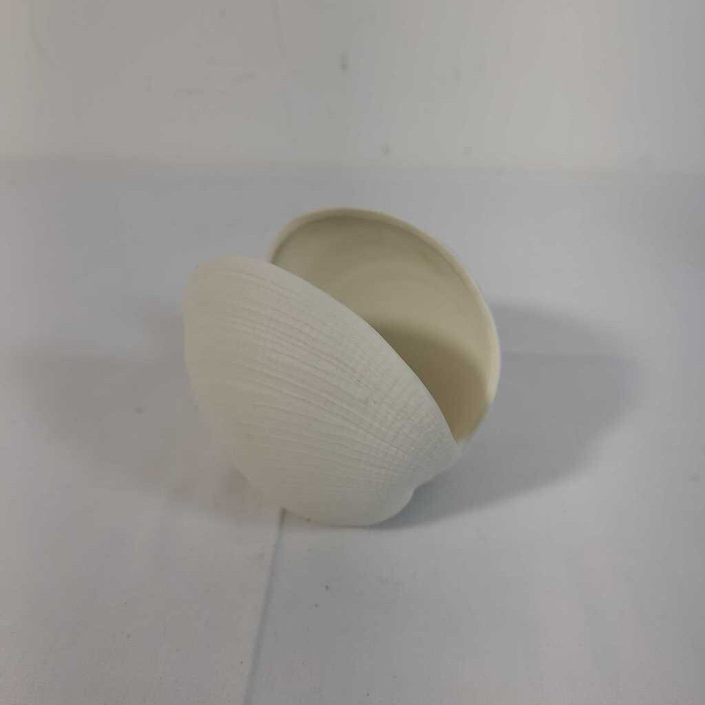 YANKEE CANDLE CLAM SHELL TEALIGHT HOLDER