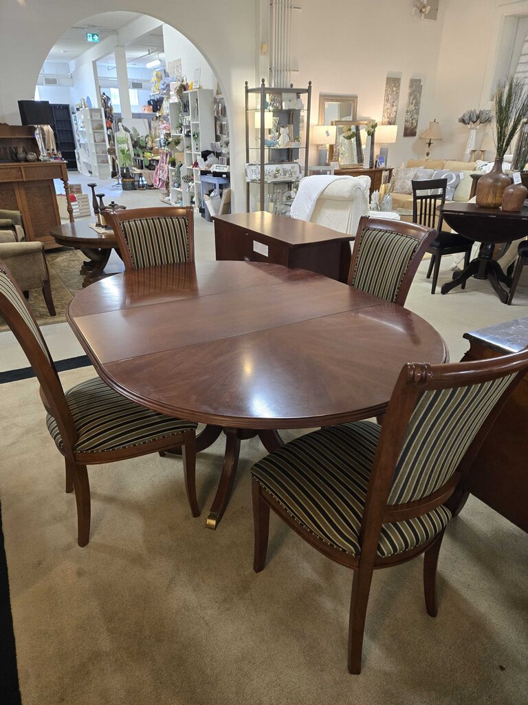 PEDESTAL TABLE W/ 4 CHAIRS & 1- 18" LEAF