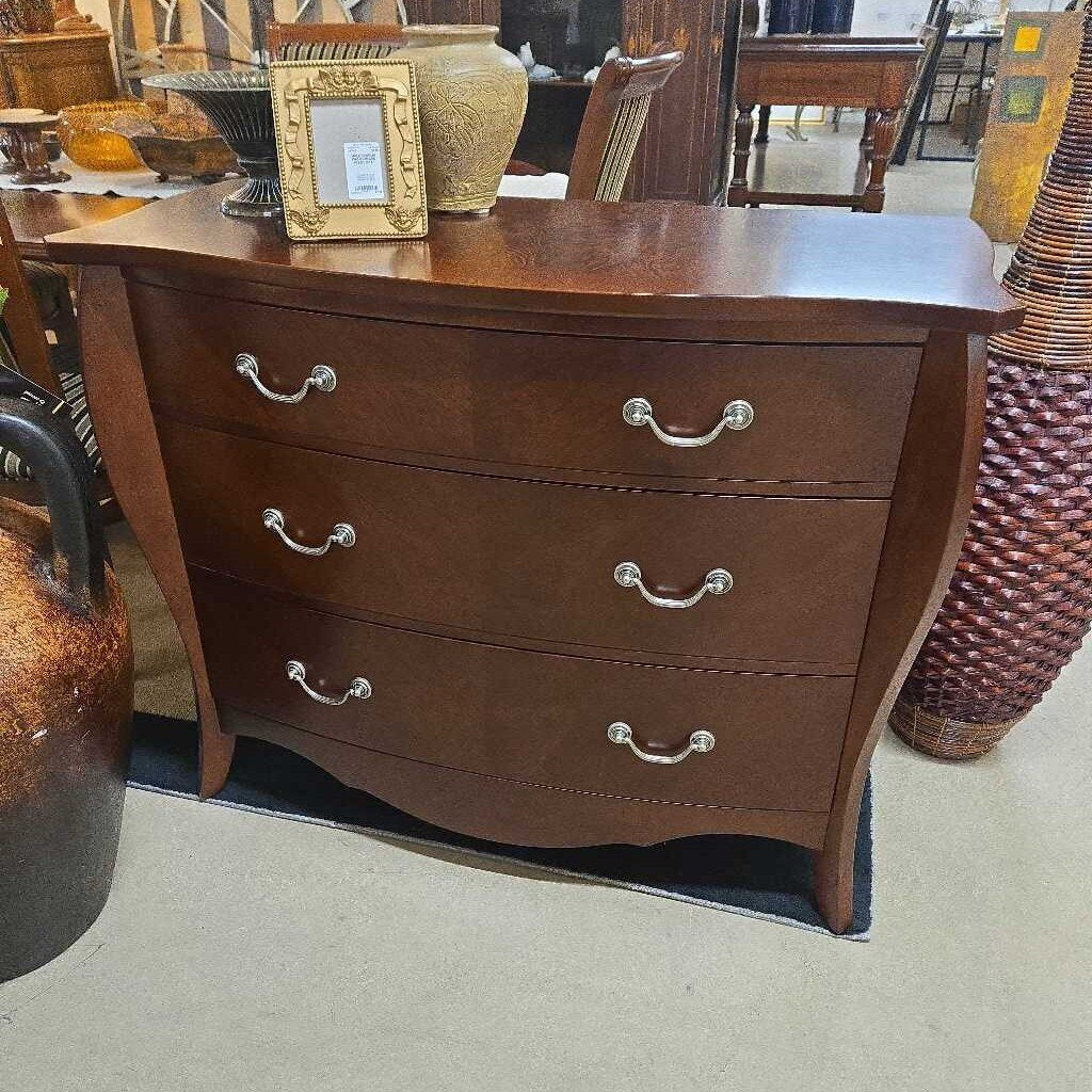 BOMBAY CHEST