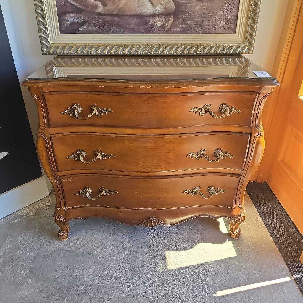 MORGANTON FRENCH STYLE BACHELORS CHEST
