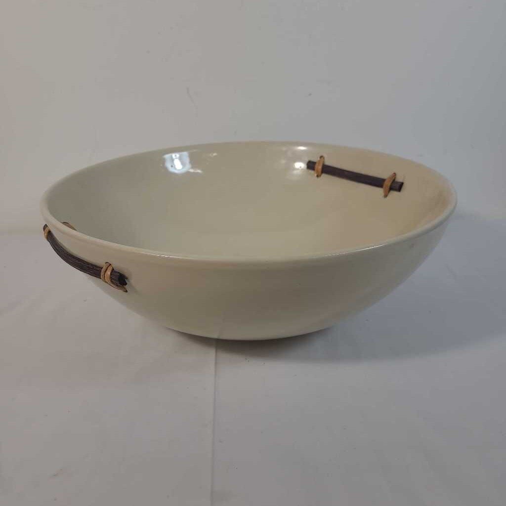 BEIGE CERAMIC BOWL W/ WOOD HANDLES