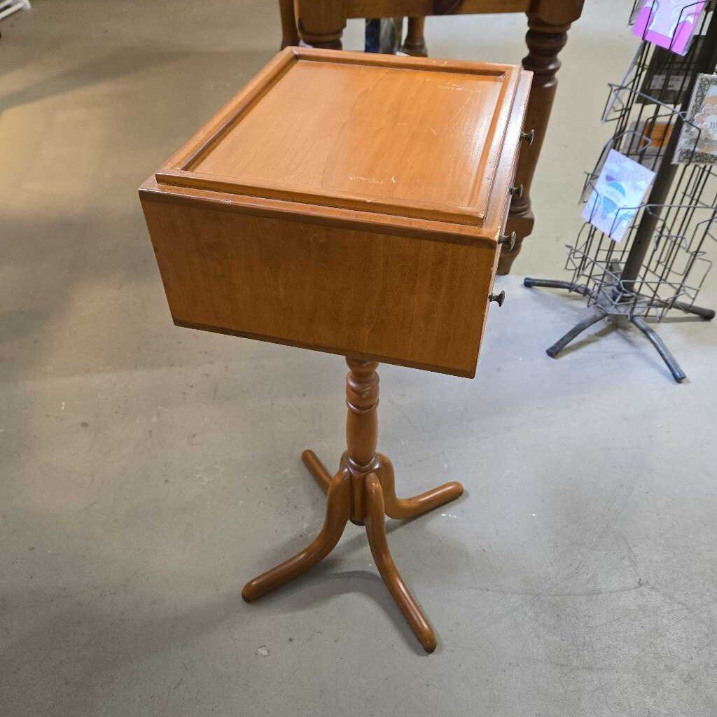 VTG TELEPHONE TABLE