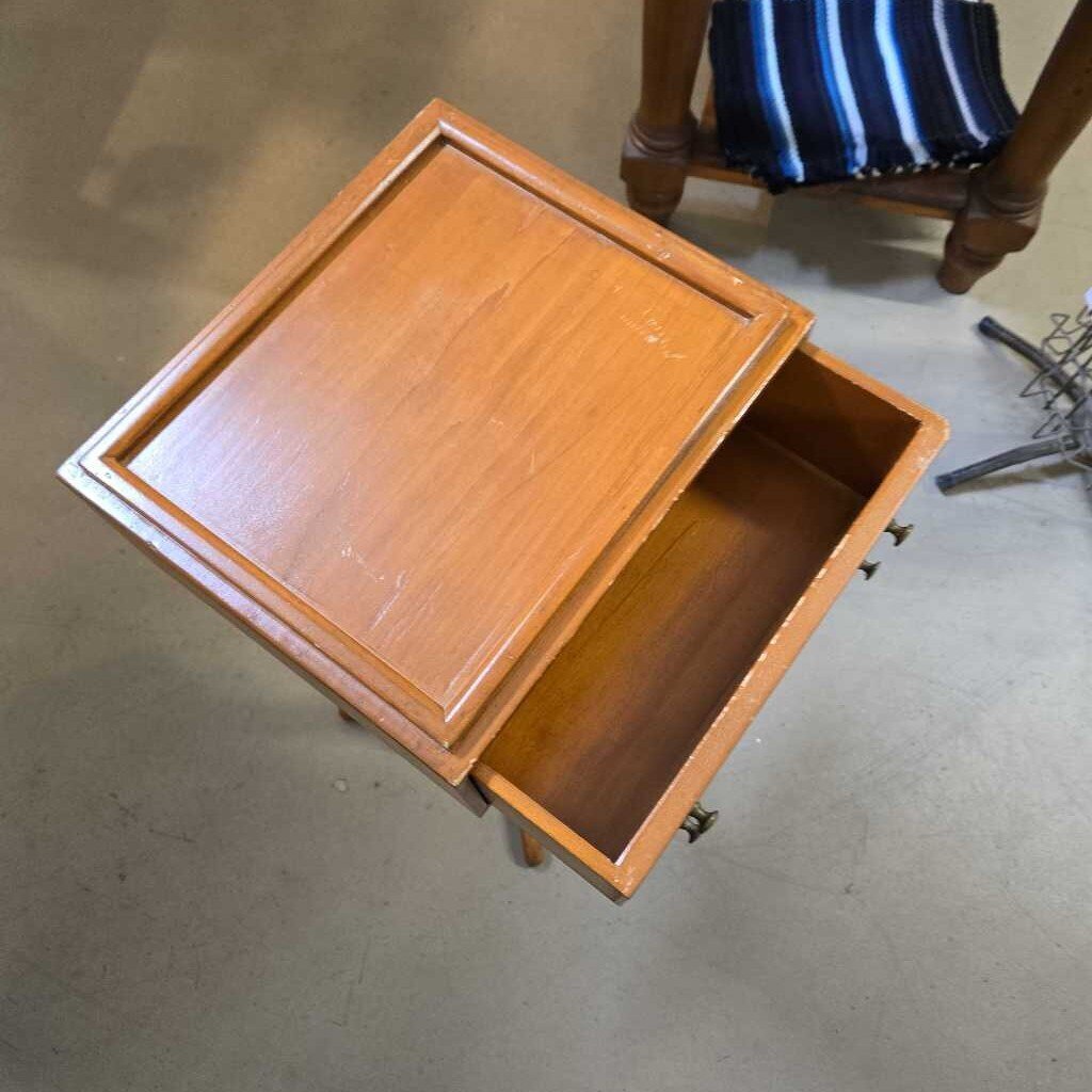VTG TELEPHONE TABLE