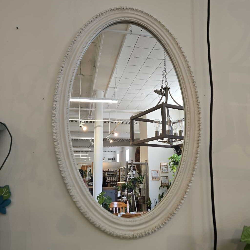 OVAL MIRROR W/WHITE FRAME
