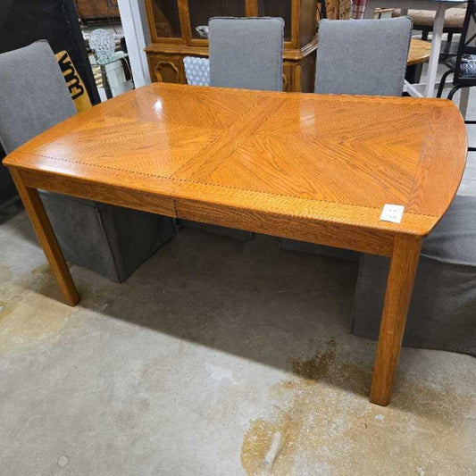 OAK DINING TABLE