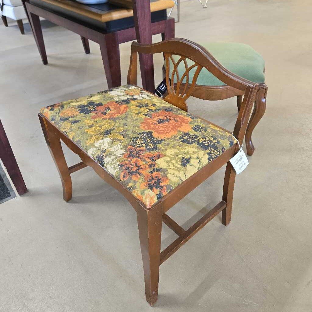 VTG FLORAL BENCH