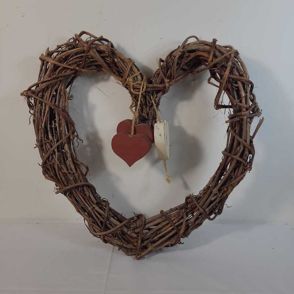 HEART TWIG WREATH