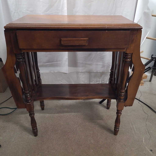 MAGAZINE HOLDER ACCENT TABLE