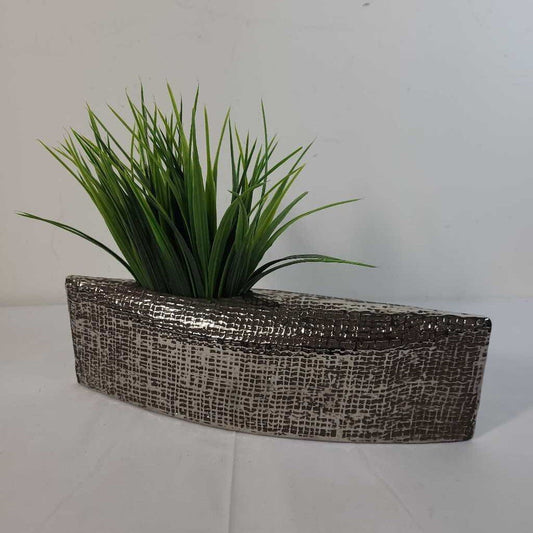 FAUX GRASS IN LONG SILVER POT