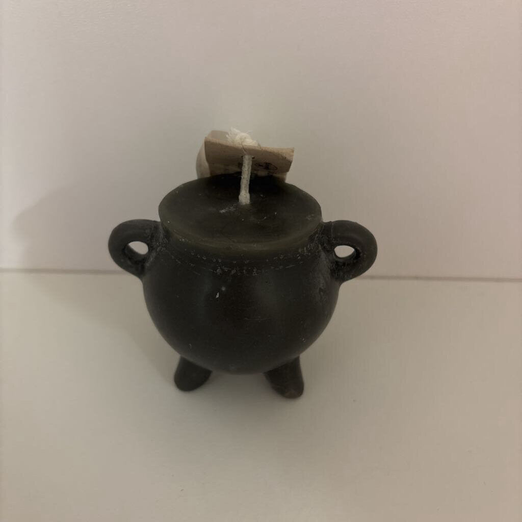 CAULDRON BEESWAX CANDLE