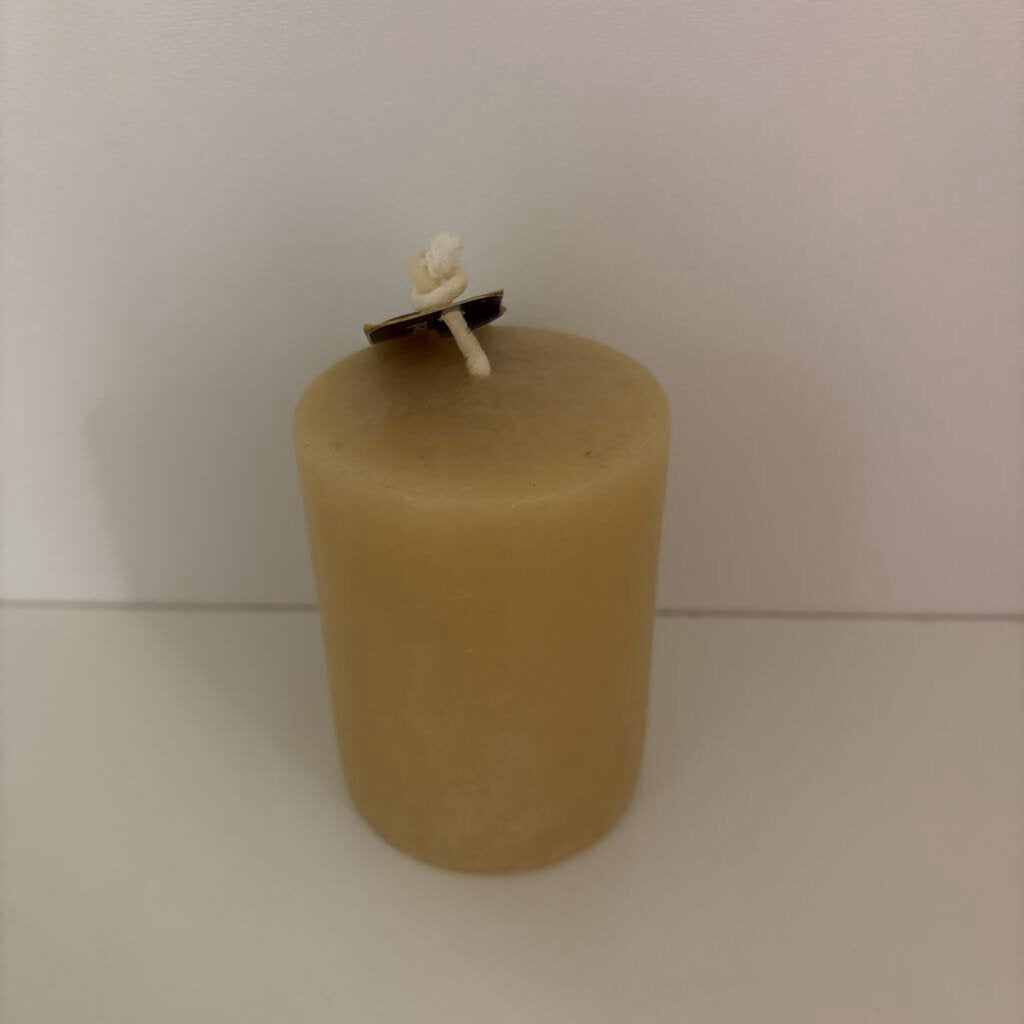 PILLAR BEESWAX CANDLE