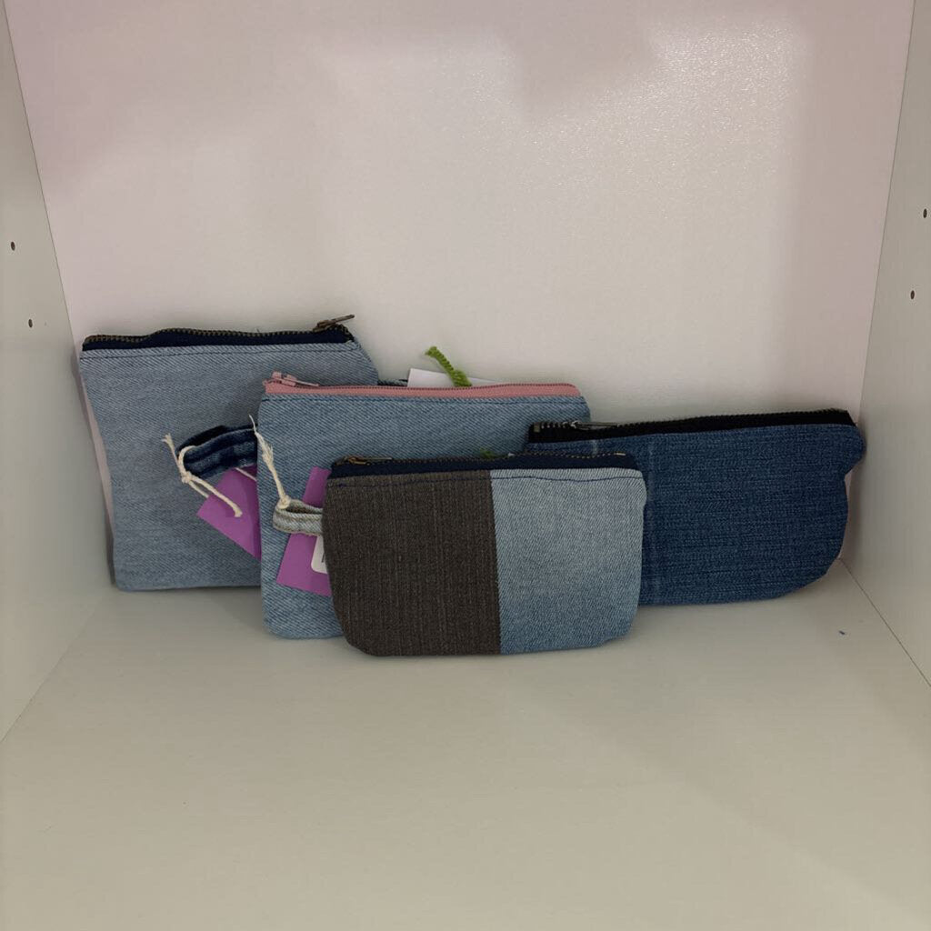 Zipper pouches