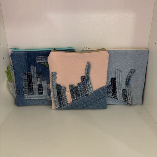 Zipper pouches with building designs