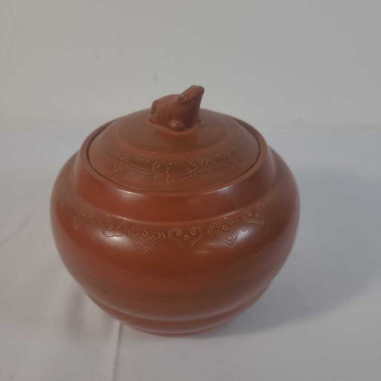 LIDDED CLAY POT