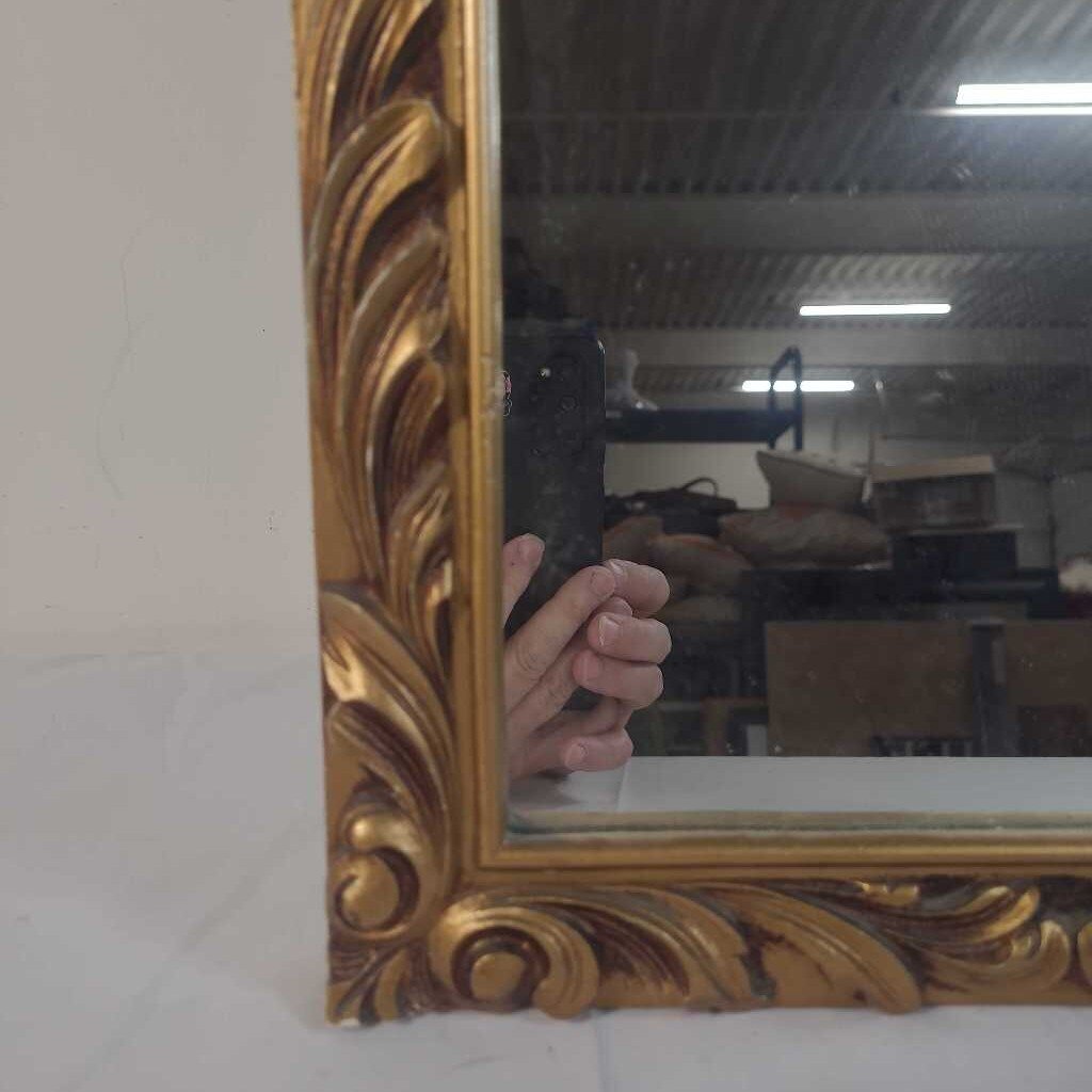 VTG RECTANGULAR GOLD FRAMED MIRROR