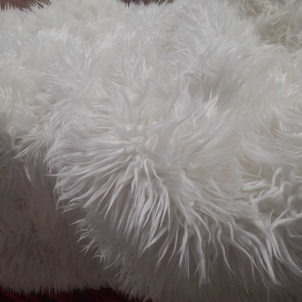 FAUX FUR RUG