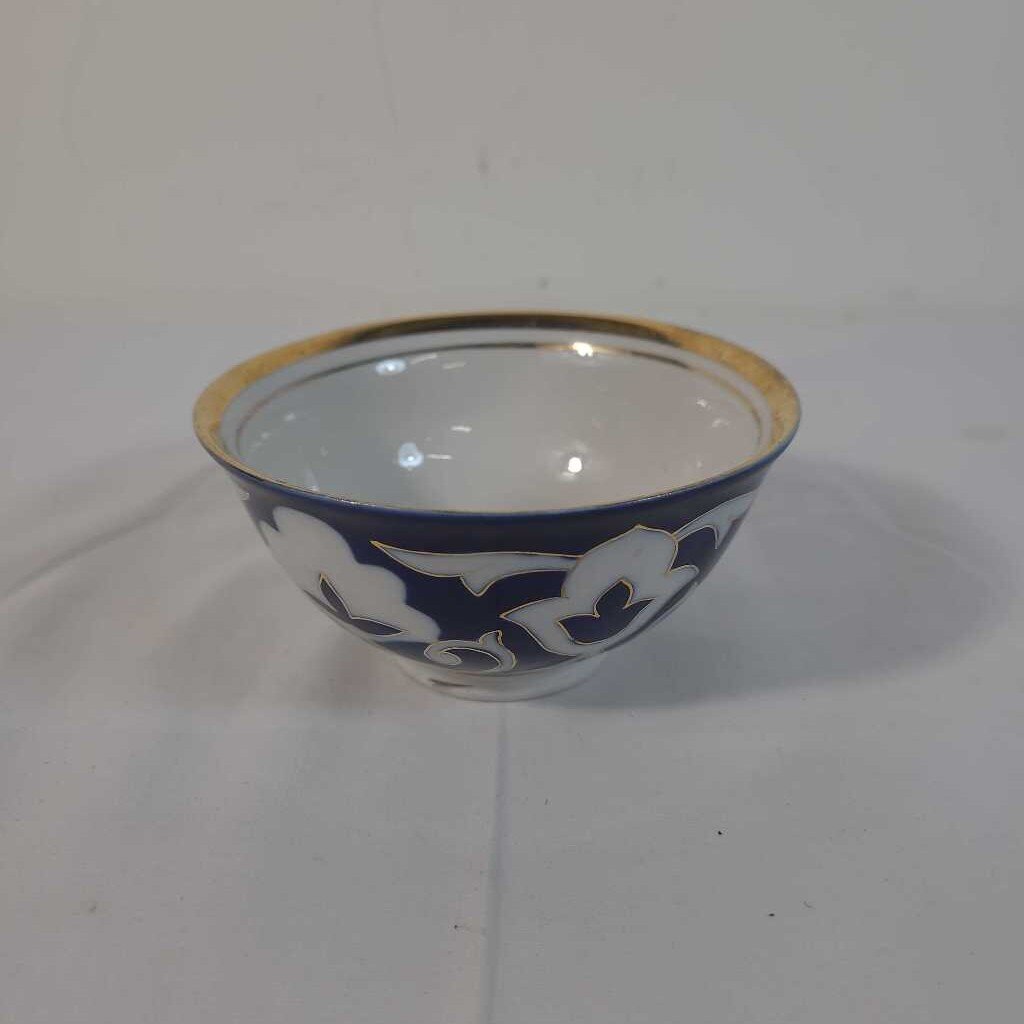 BLUE & WHITE BOWL W/GOLD TRIM
