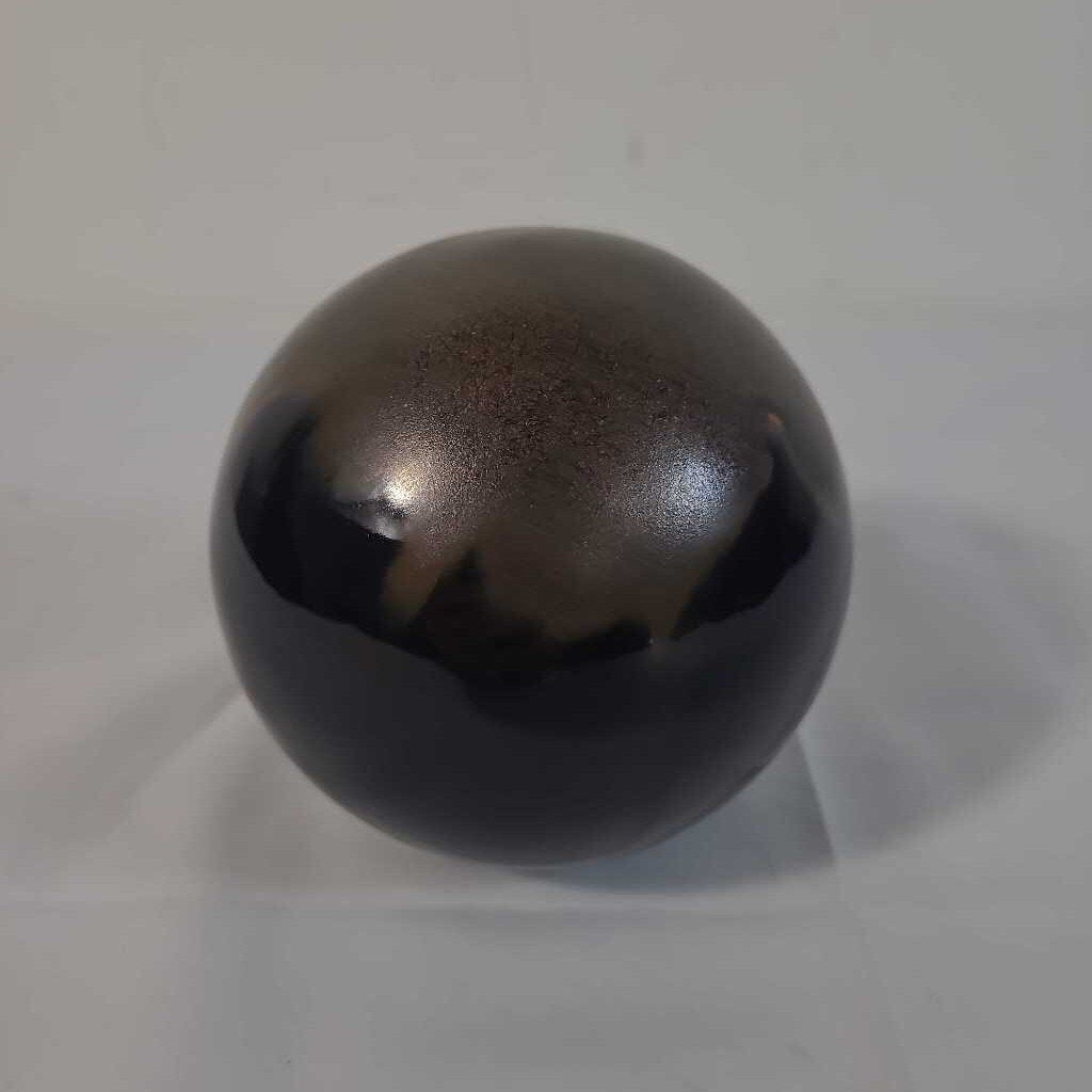 TWO TONE CERAMIC DECORATIVE BALL