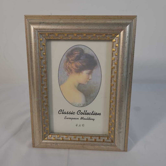 GOLD PICTURE FRAME