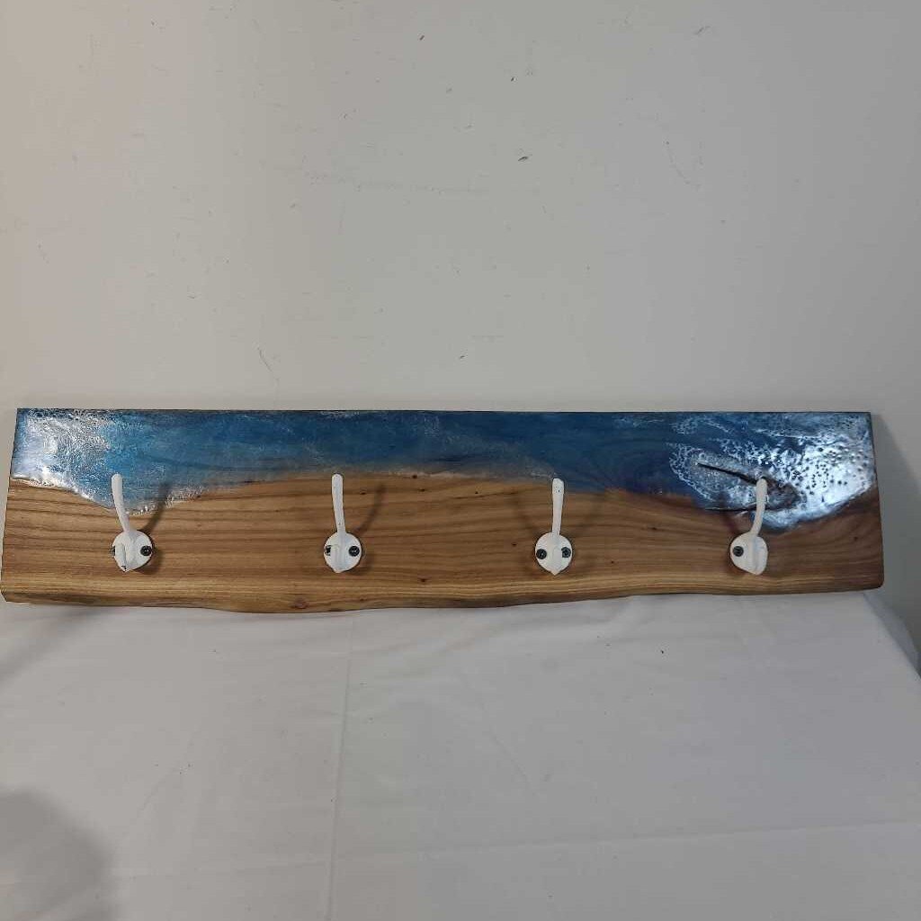 RESIN WALL HOOK - WHITE