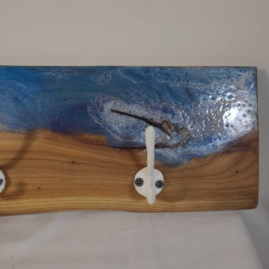 RESIN WALL HOOK - WHITE