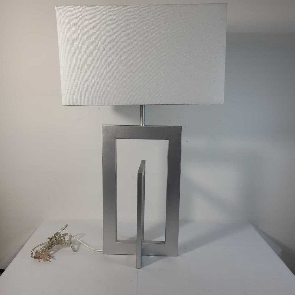 FLAT SILVER TABLE LAMP