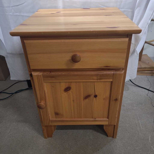 PINE NIGHTSTAND