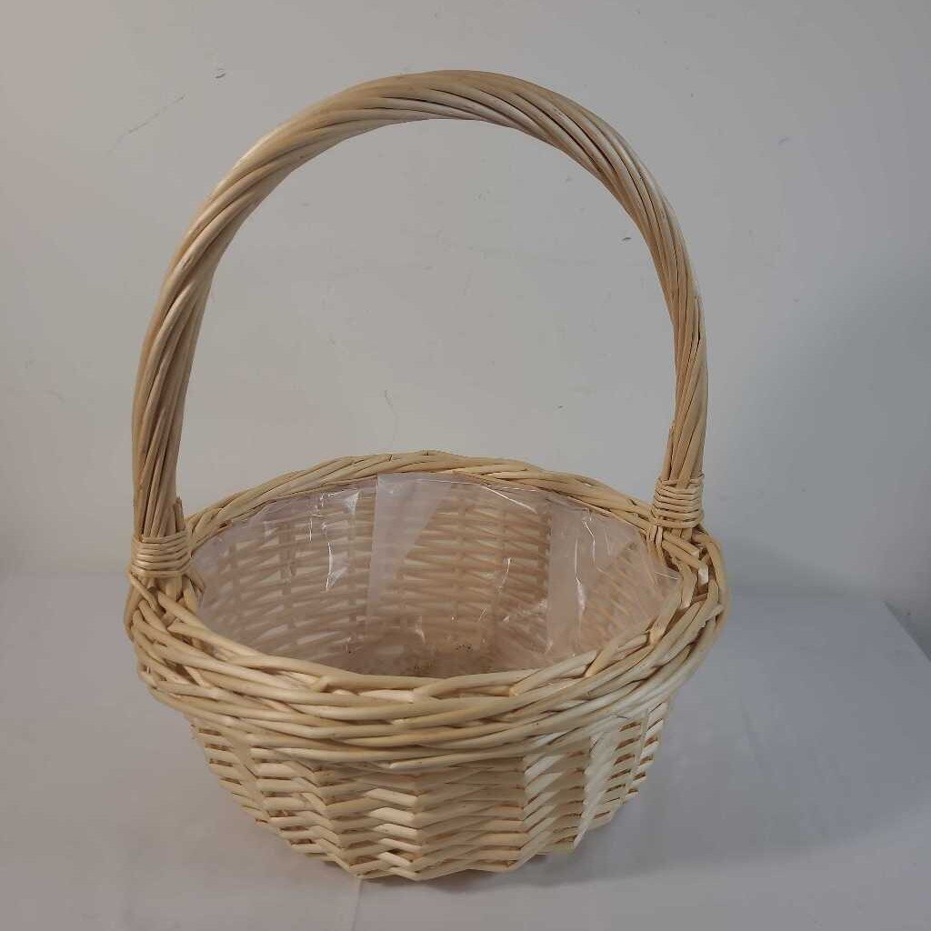 LINED BASKET W/HANDLE