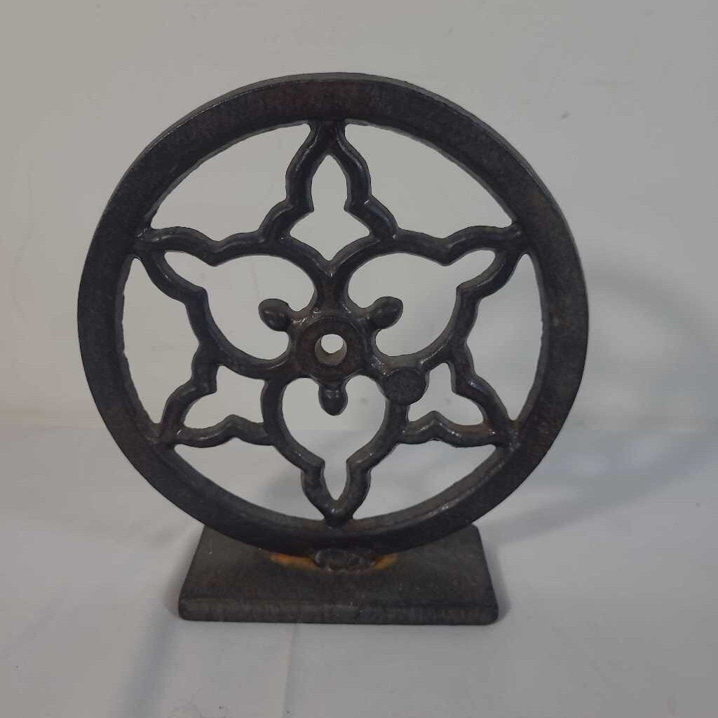 SM DECORATIVE METAL ROUND ON STAND