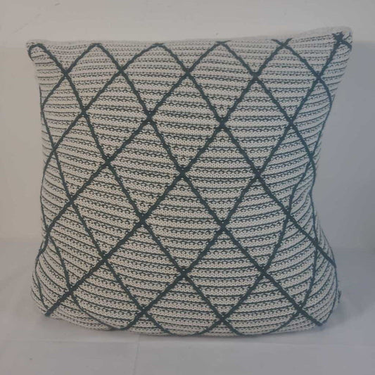 CREAM /GREEN DOWN FILLED PILLOW