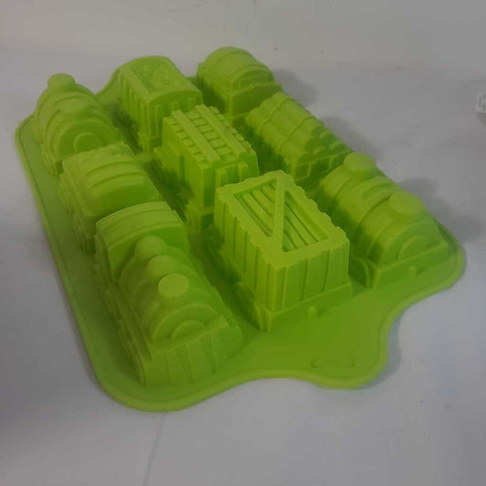 SILICONE TRAIN CAKE PAN