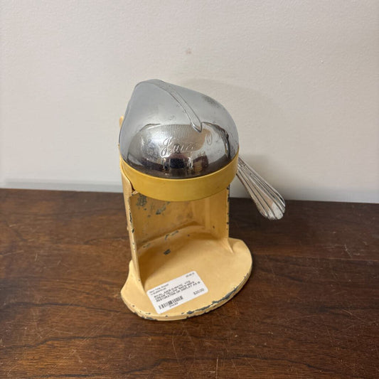 RIVAL JUICE-O-MATIC VTG CREAM YELLOW 1940'S-1950'S RESTORATION OR DISPLAY AS IS