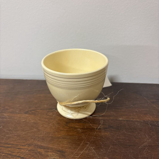 EGG CUP ORIGINAL IVORY FIESTA WARE 1936-1951 ICONIC SCRIPT LOGO