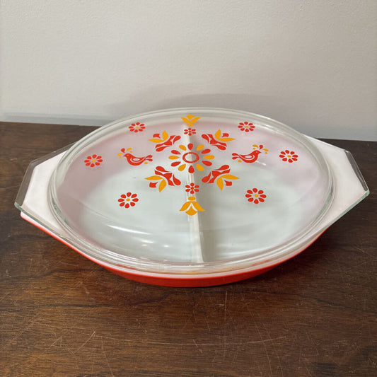 PYREX DIVIDED CASSERAL DISH WITH LID 1 1/2 QUARTS RED BASE