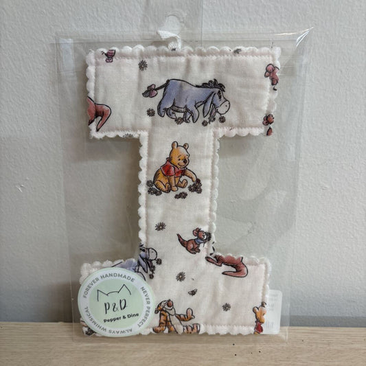 BANNER LETTER - "I" WINNIE THE POOH