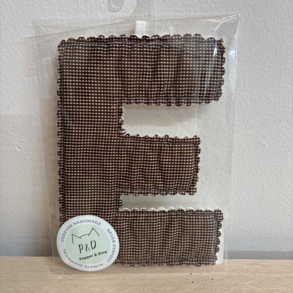 BANNER LETTER - "E" BROWN GINGHAM