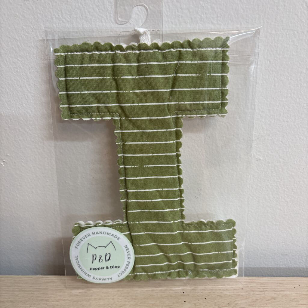 BANNER LETTER - "I" GREEN STRIPES