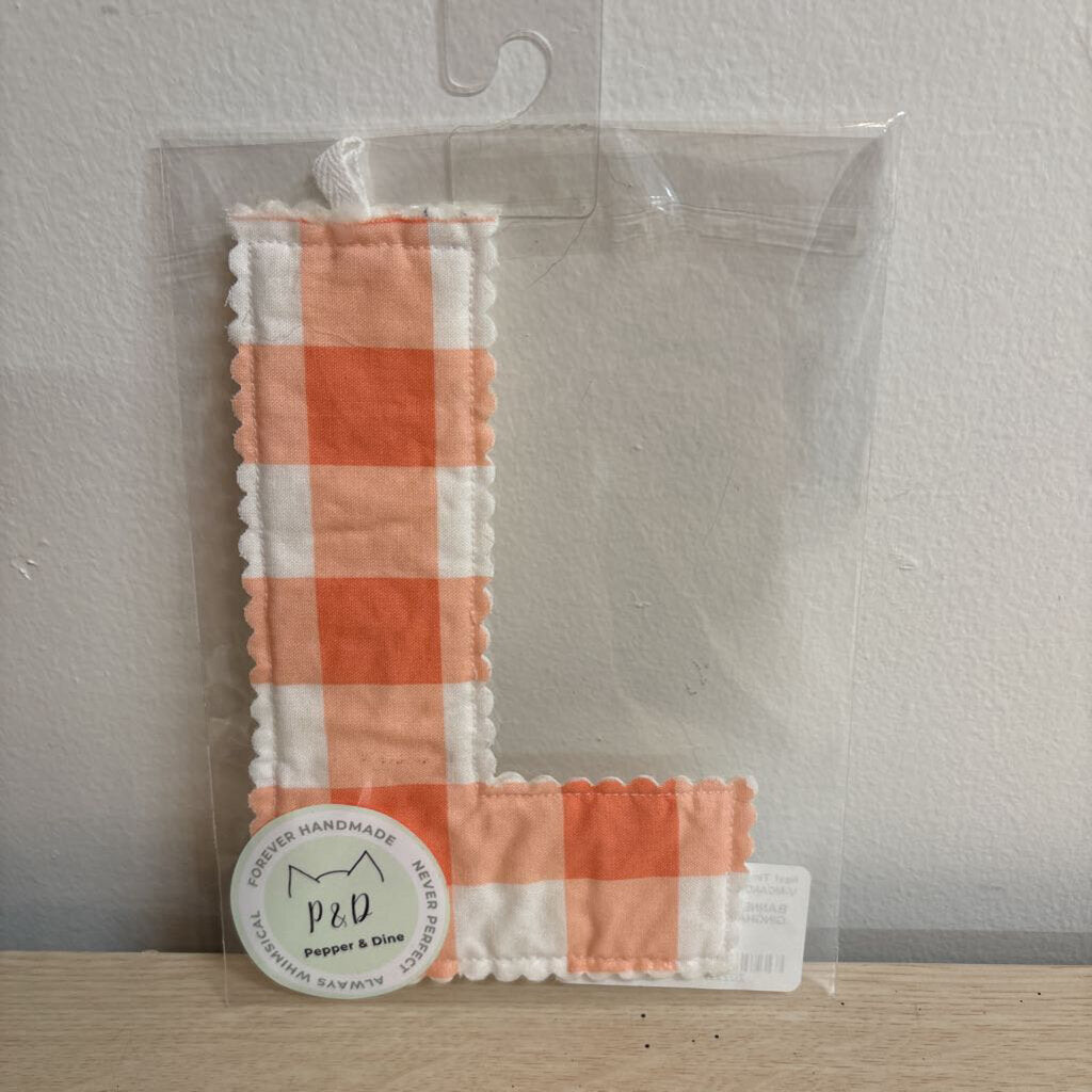 BANNER LETTER - "L" ORANGE GINGHAM