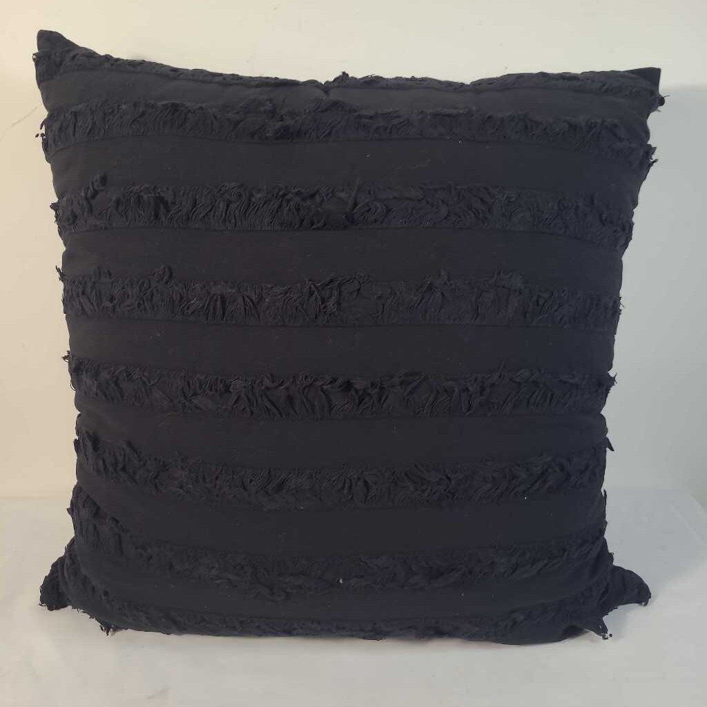 BLACK PILLOW W/ FRINGE