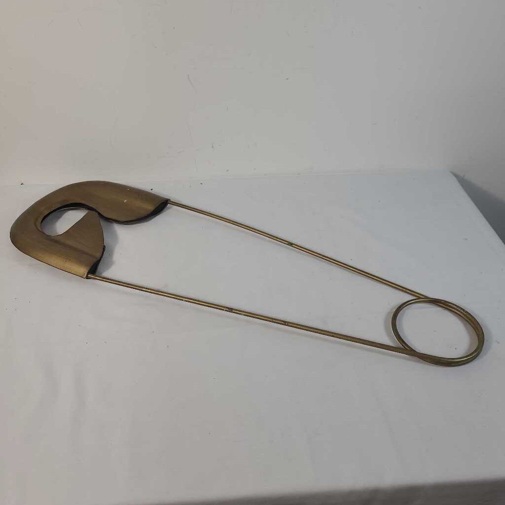 LG SAFETY PIN