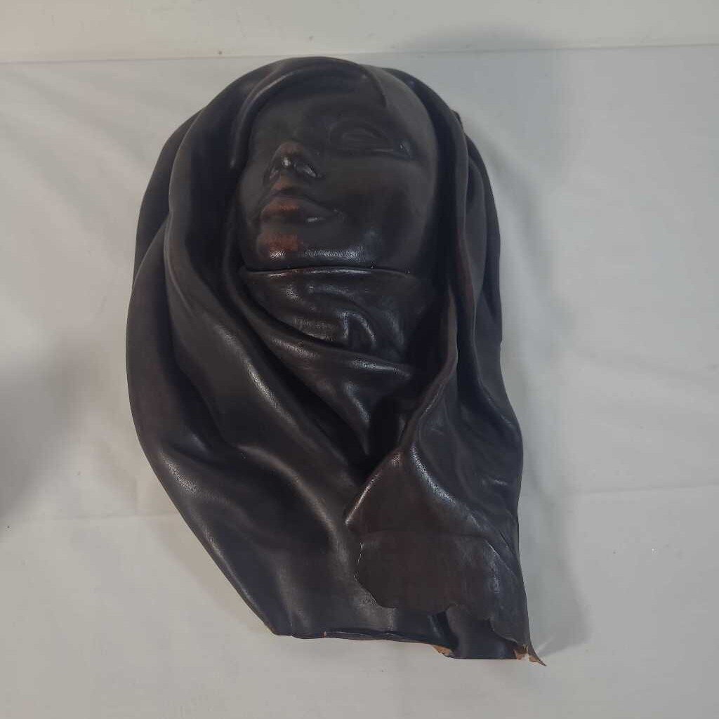 LEATHER WALL MASK