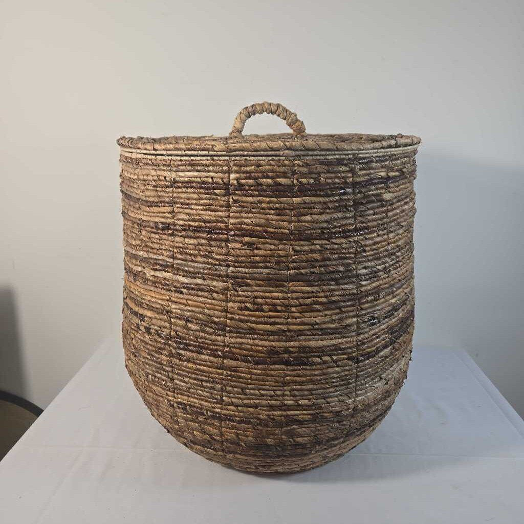 LIDDED BASKET
