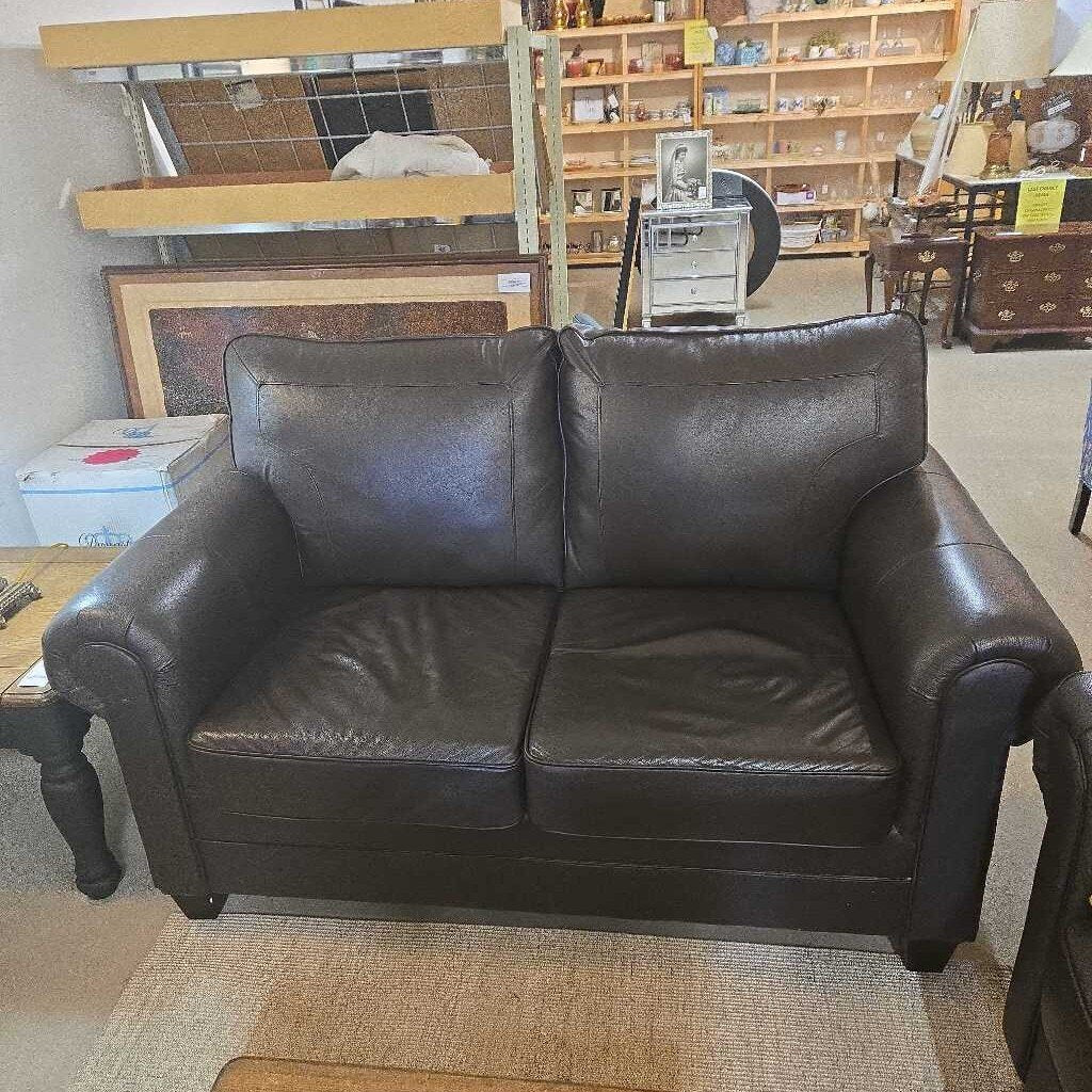 LEATHER BLEND LOVE SEAT