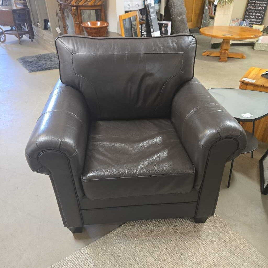 LEATHER BLEND CHAIR
