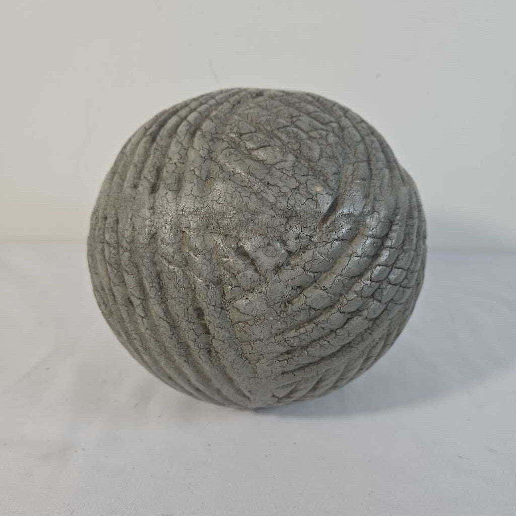 CERAMIC GREY BALL