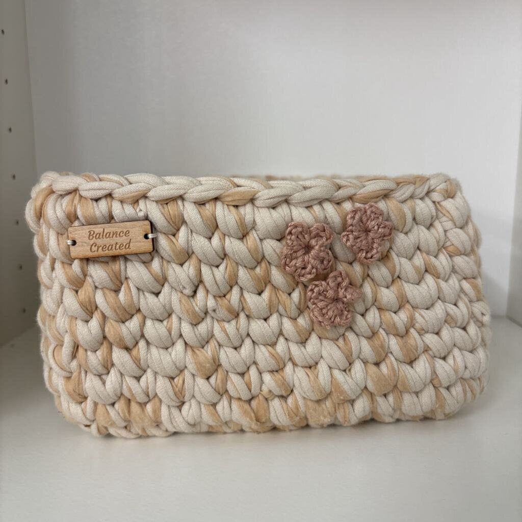 FLOWERED SQUARE BASKET